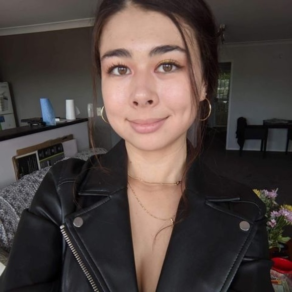 Meet your Posher, Shiori - Picture 1 of 1